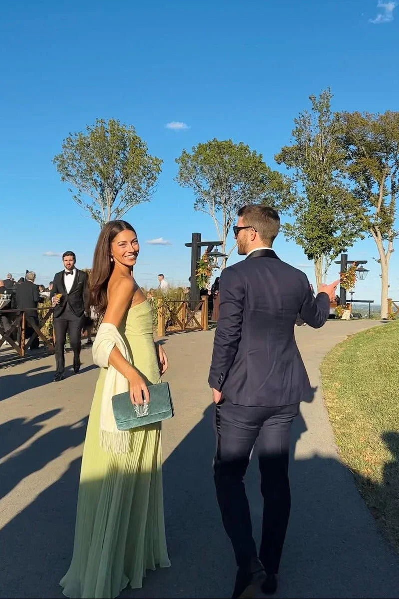 Luna Long Sleeve Maxi Dress | Elegant Green Pleated Design 2