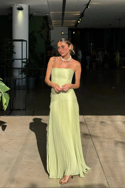 Luna Long Sleeve Maxi Dress | Elegant Green Pleated Design 4