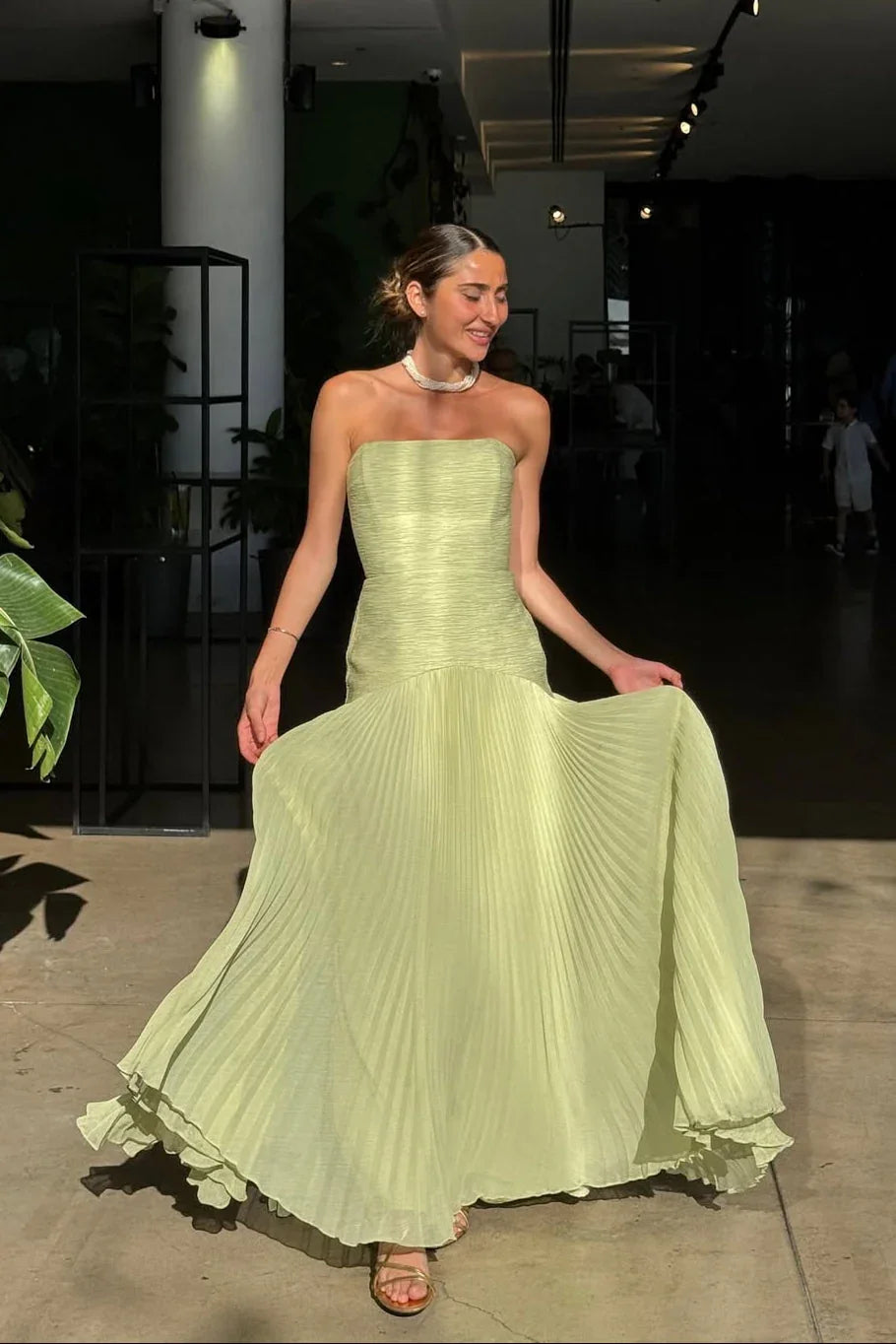 Luna Long Sleeve Maxi Dress | Elegant Green Pleated Design 5