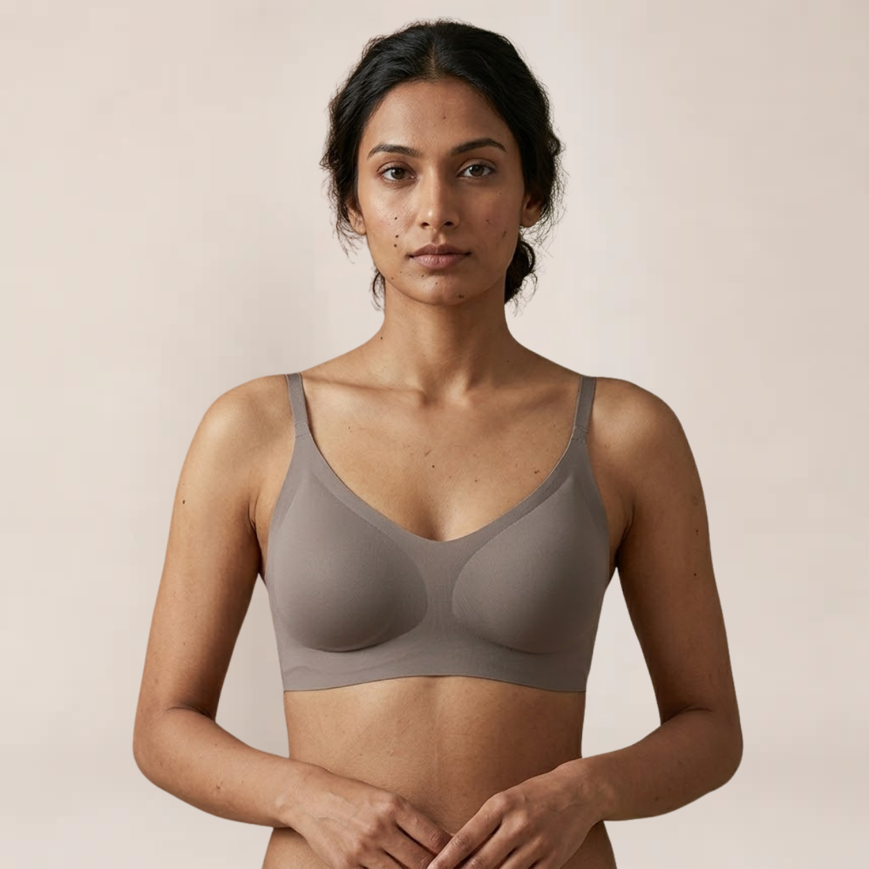 Bella Seamless Bra | Elegant V-Neck, Laser-Cut Design