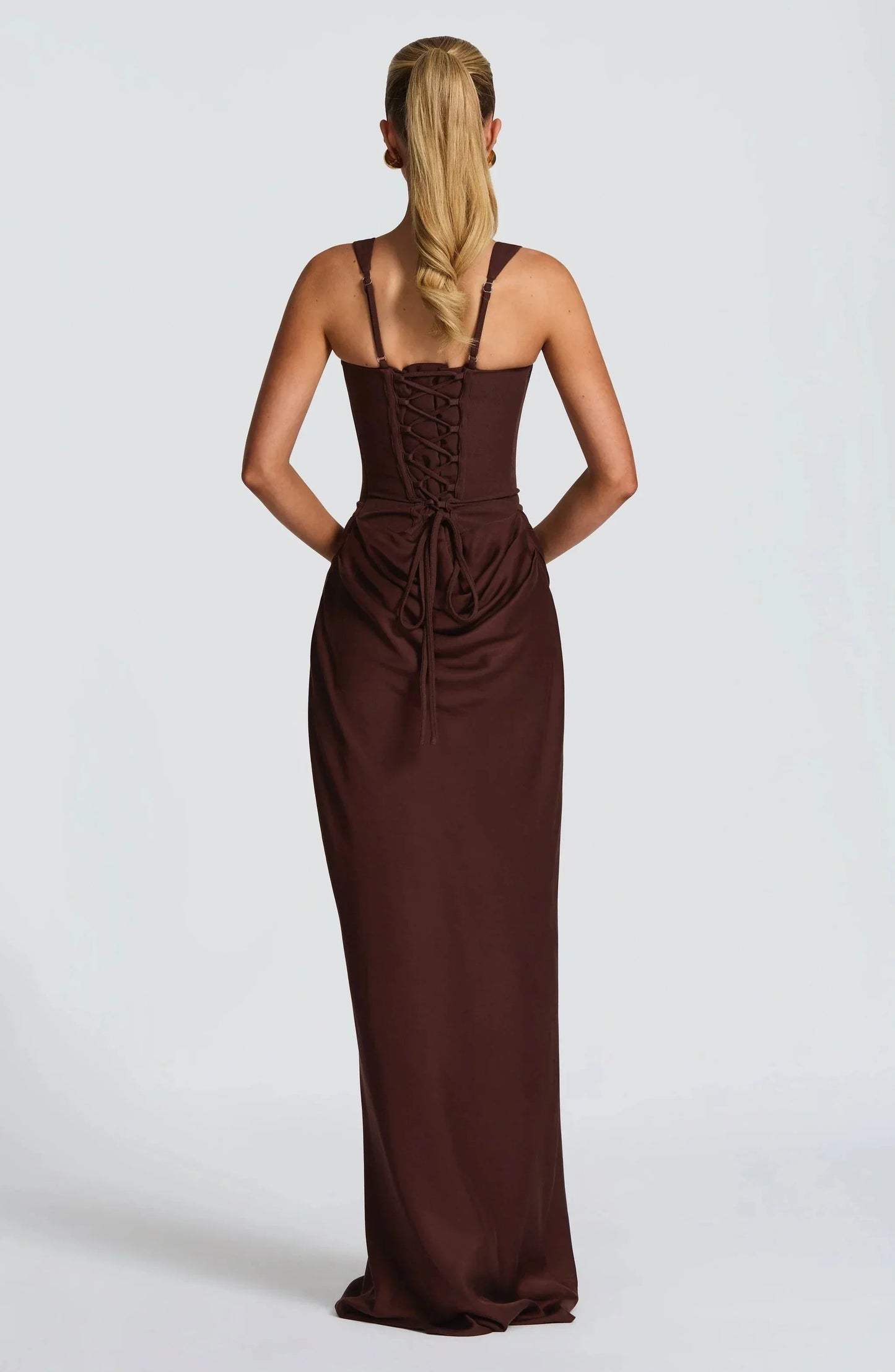 Wina Bodycon Dress | Backless, Elegant Design for Women 3